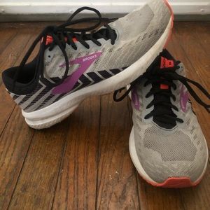 Brooks Launch 6 running sneaker